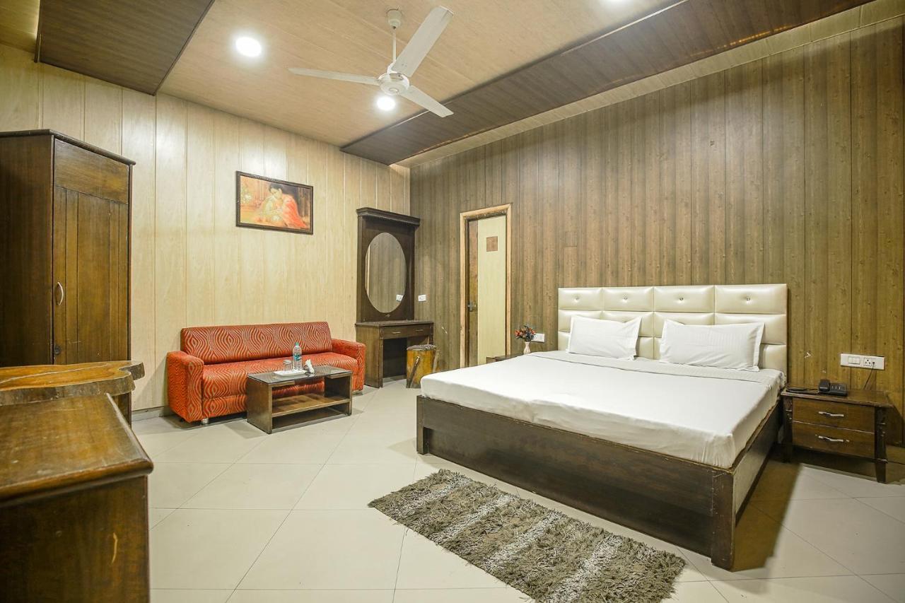 Hotel Hk Continental Амритсар Экстерьер фото