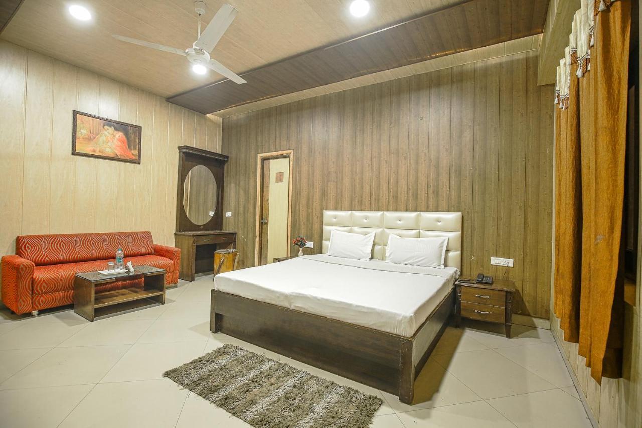 Hotel Hk Continental Амритсар Экстерьер фото