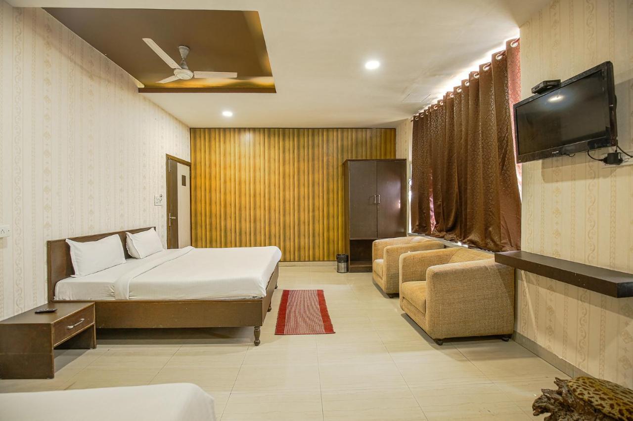 Hotel Hk Continental Амритсар Экстерьер фото