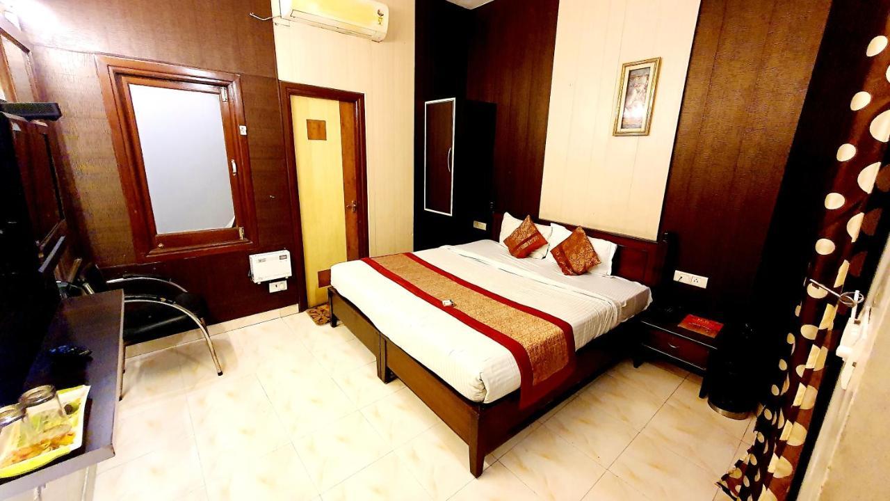 Hotel Hk Continental Амритсар Экстерьер фото