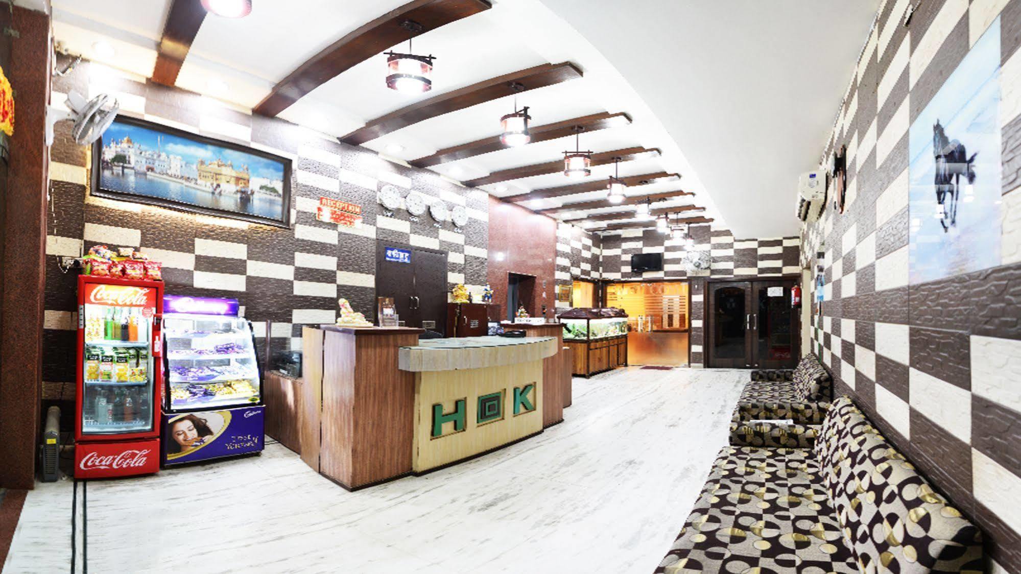 Hotel Hk Continental Амритсар Экстерьер фото
