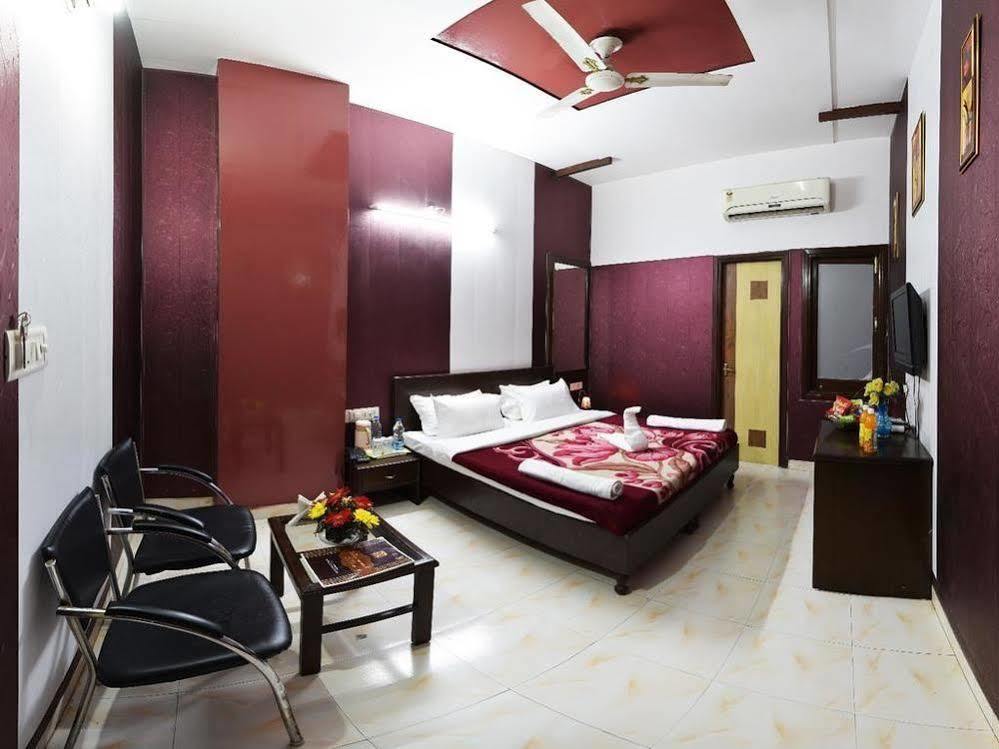 Hotel Hk Continental Амритсар Экстерьер фото