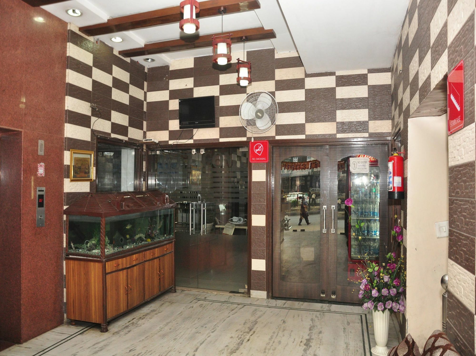 Hotel Hk Continental Амритсар Экстерьер фото