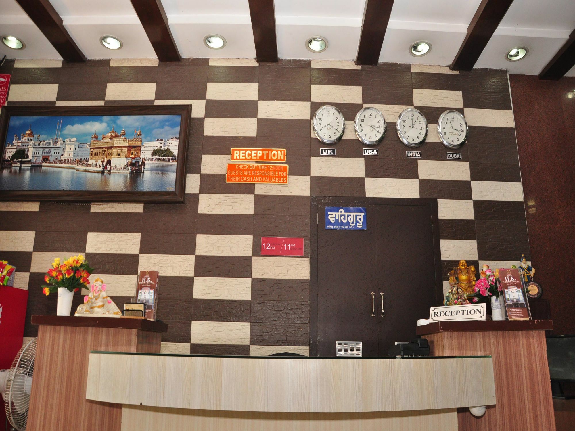 Hotel Hk Continental Амритсар Экстерьер фото
